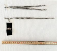 2 massive Silber-Uhrenketten mit Löwen-Punze