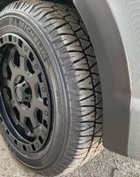 255/55R18 