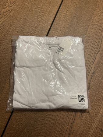 V-neck Set T-Shirt H&M Slim Fit weiss Grösse S mit Etikette
