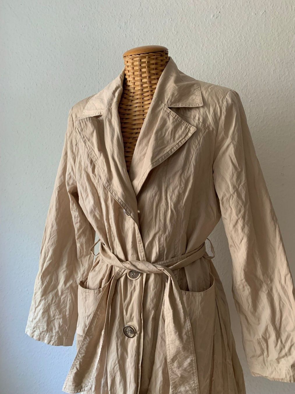Cappotti: STEILMANN - Trenchcoat beige 42 – Usato da Zürich venduto da Diazaio 1