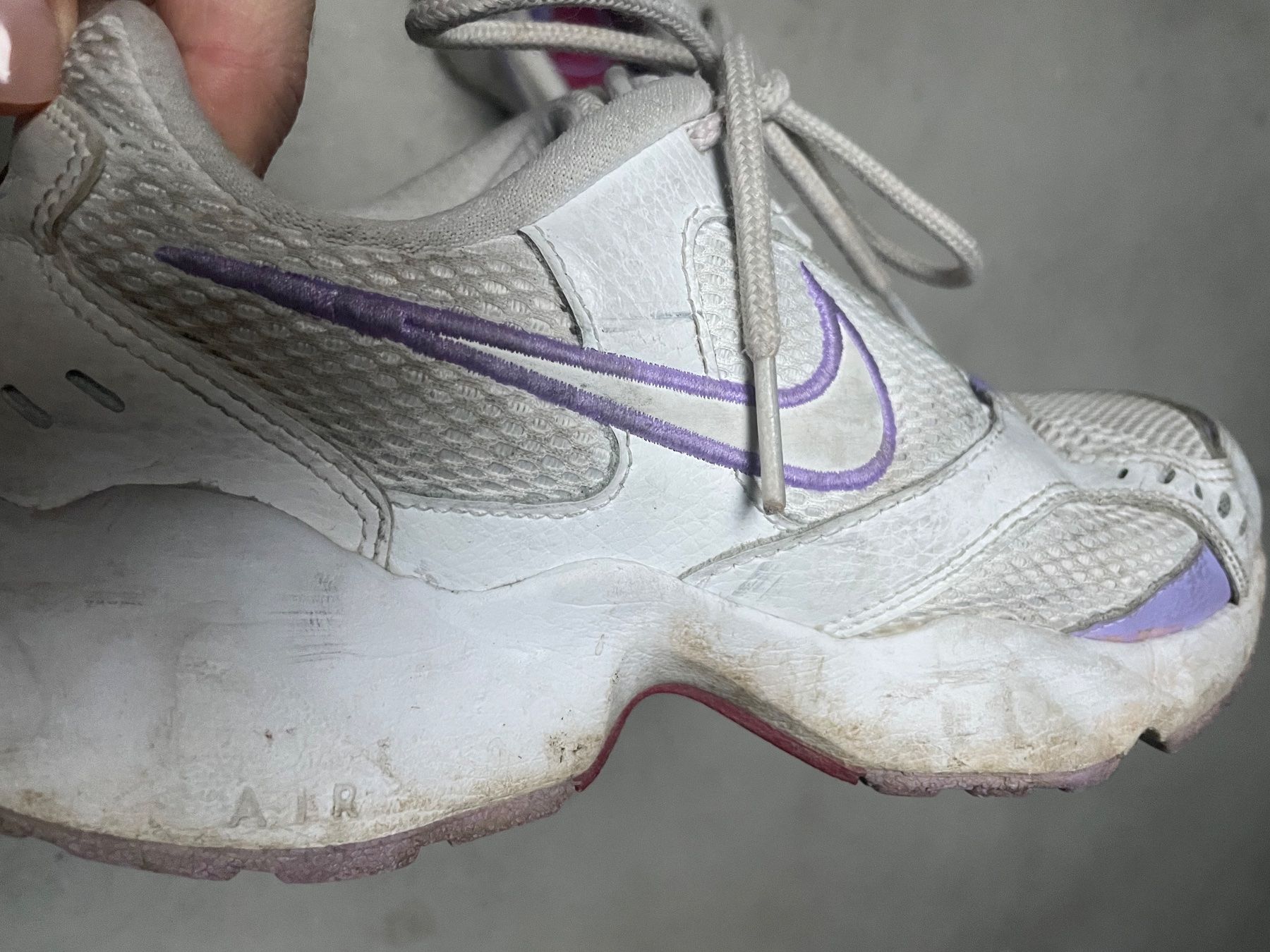 Nike Scarpe da donna: ALLES RAUS Sneakers 38 – Usato da Kloten venduto da simones.thriftshop 1