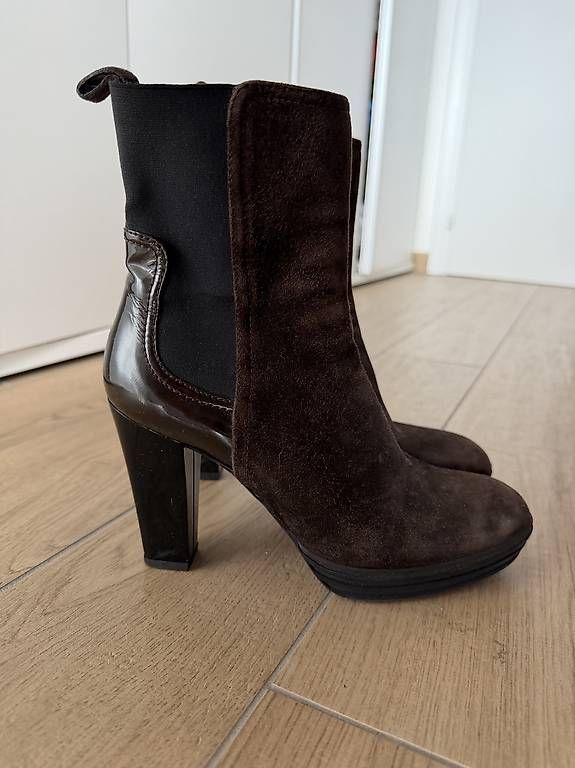 Scarpe da donna: Hogan stivaletto 38.5 – Usato da Montagnola venduto da bib_b6lm