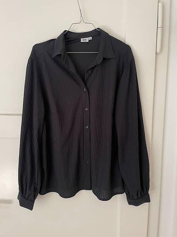 Camicette: SChwarze Bluse Grösse 46 – Usato da Zürich venduto da nanniba
