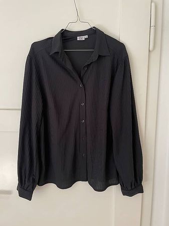 SChwarze Bluse Grösse 46