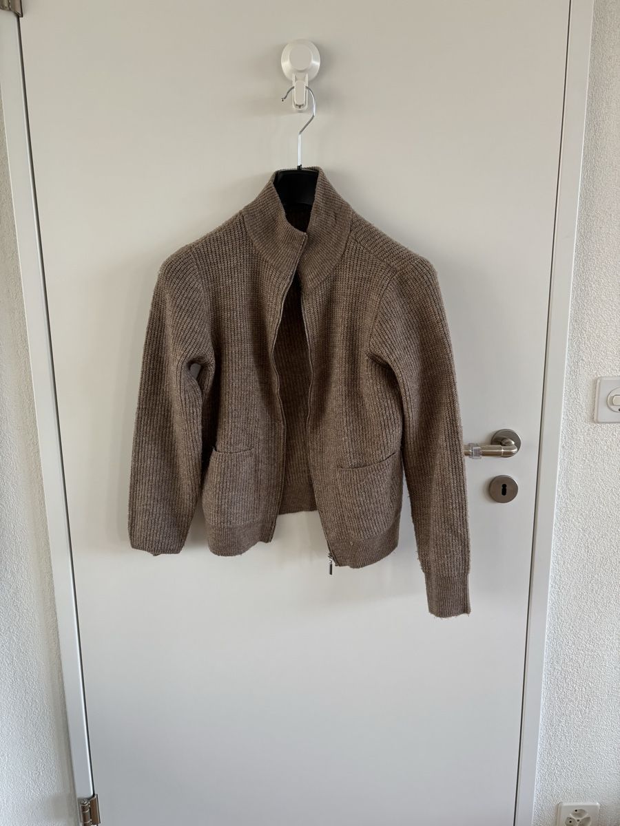 Vestes: Strickjacke mit Reissverschluss  – D'occasion à Glattpark(Opfikon) par rue_9c5p