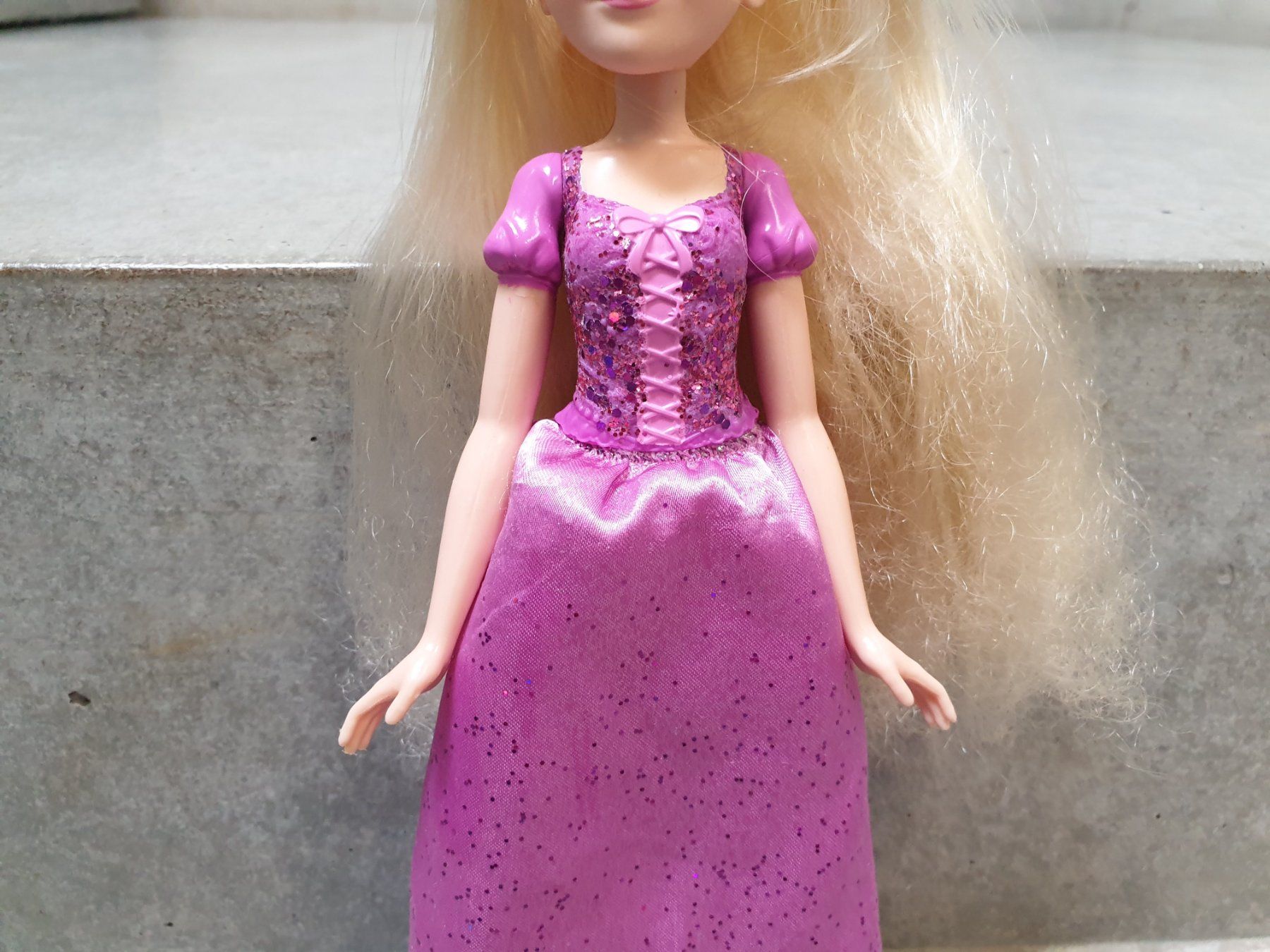 Disney Bambole: Poupée Raiponce, gamme Disney Princesses – Usato da Fribourg venduto da fripons 2