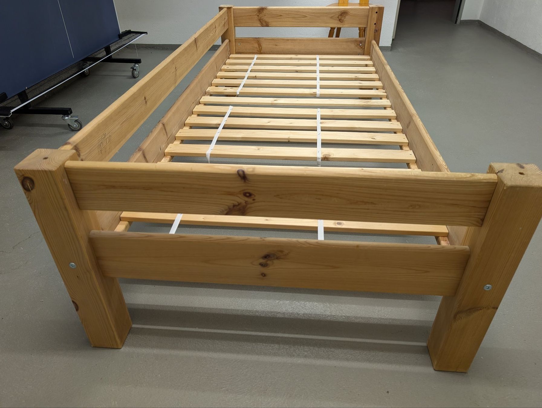Betten: Flip - Einzelbett 90x200 – Gebraucht aus Stäfa von milk79 5