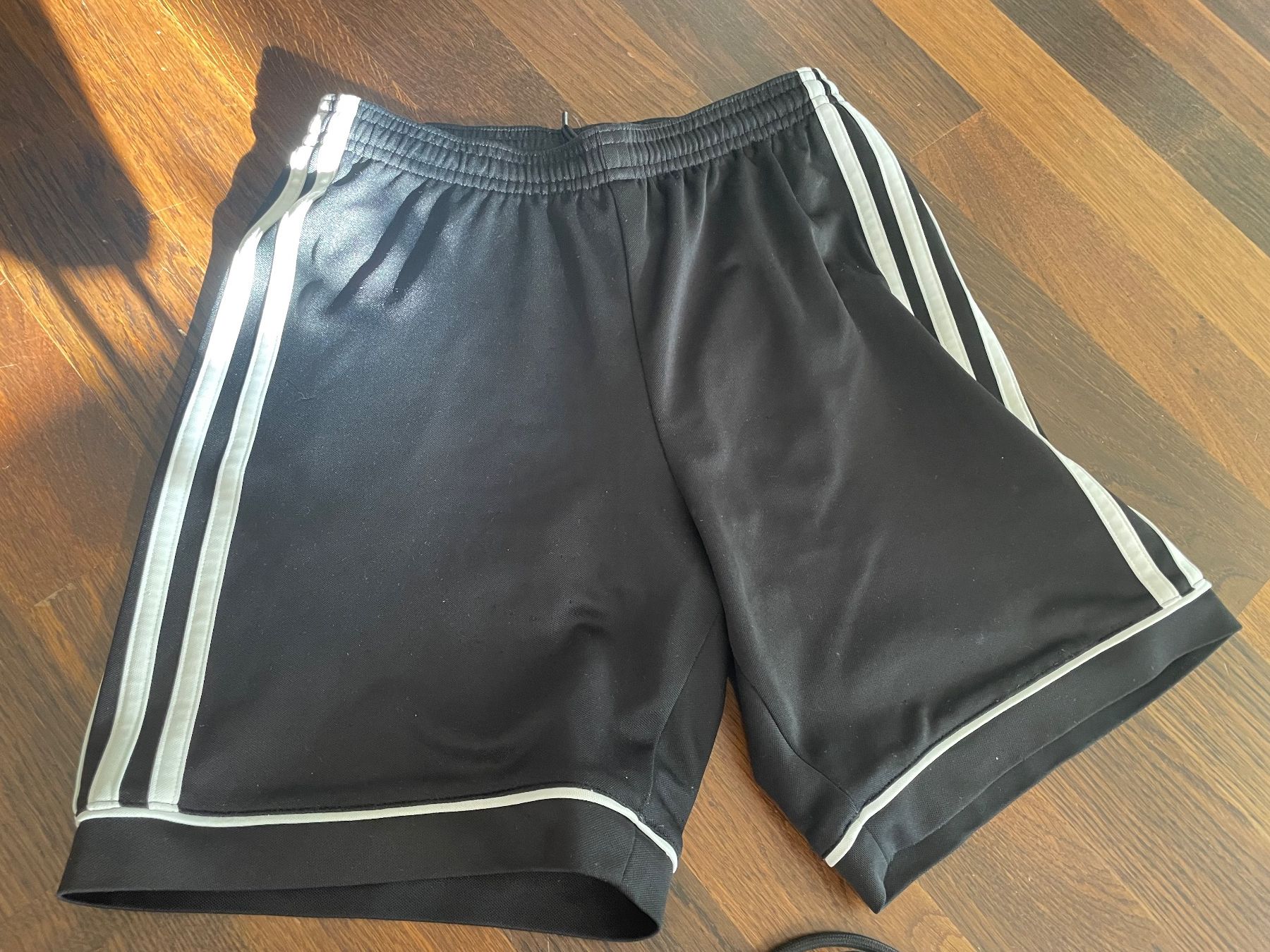 Adidas Pantaloni: Turnhose Adidas climate 152 oder 11-12 J. – Usato da Zürich venduto da Bopenyang98765 1