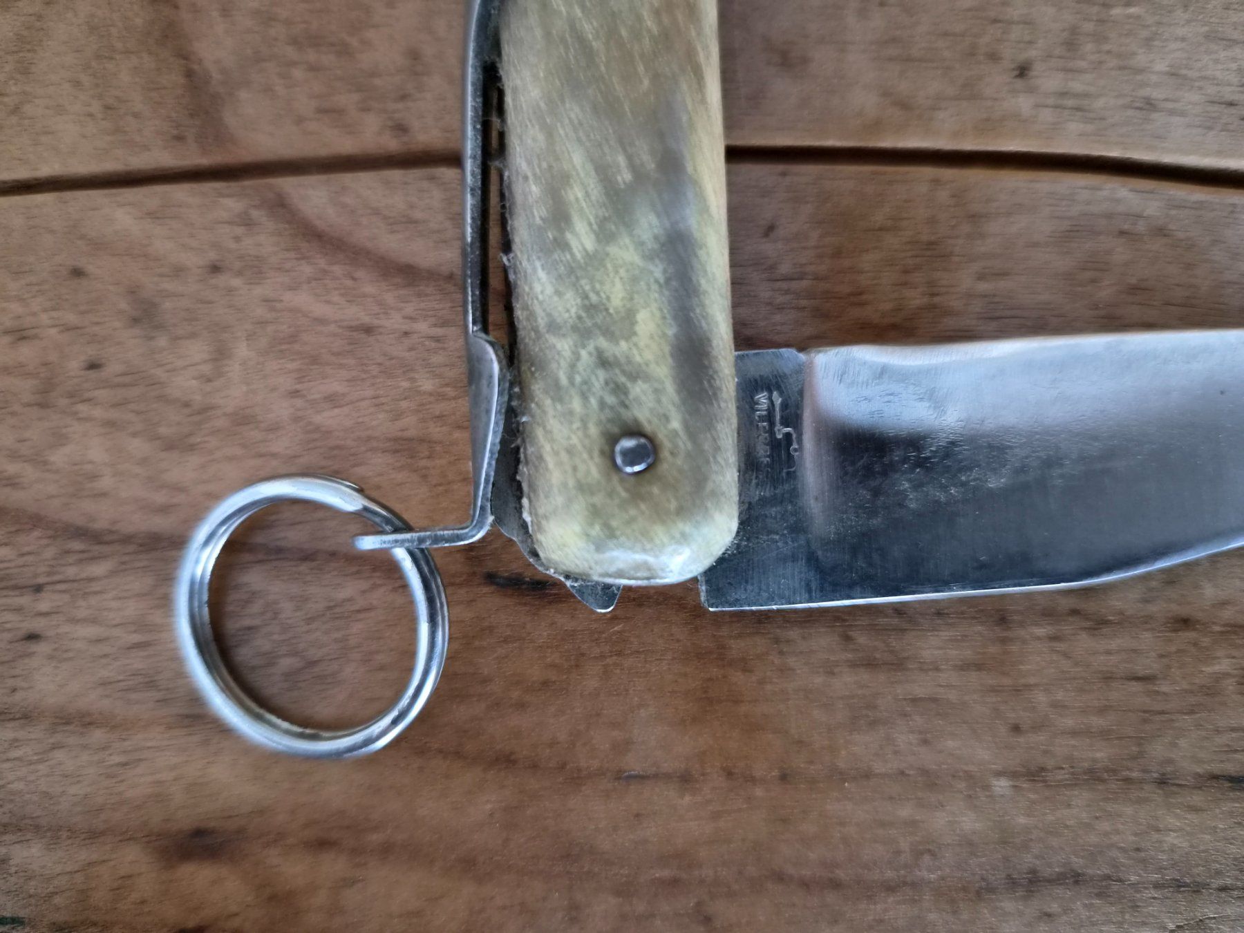 Couteaux de poche: Taschenmesser – D'occasion à Laupen BE par R11rs 4