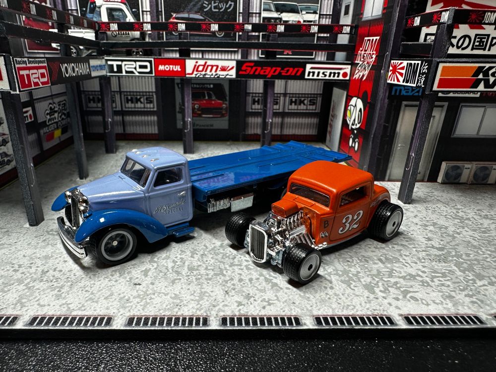 Hot Wheels Team Transport '32 Ford & Speed Waze #32 - Collectible Car With Transport Truck - View #10