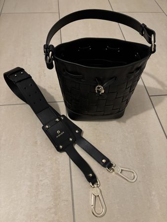 AIGNER Bucket bag mit Schultergurt & Staubbeutel - Neuwertig