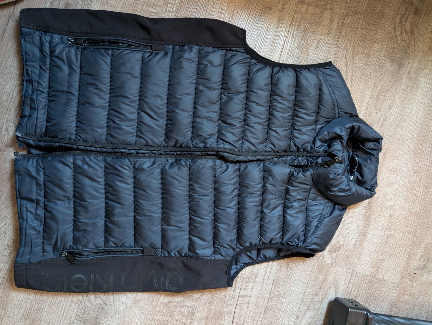 Calvin Klein Gilets & Westen: Calvin Klein vest M-L – Gebraucht aus Zermatt von msz_nb9h