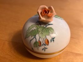 Herend Porzellandose mit Rosenblüte rund gebraucht Goldrand