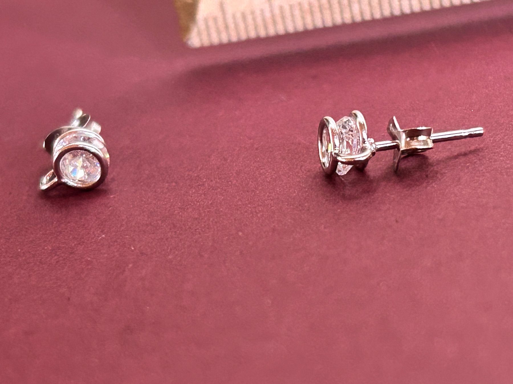 Ohrringe & -stecker: Ohrenstecker Glanz und klein – Gebraucht aus Laufen von Bellavitaboom 5