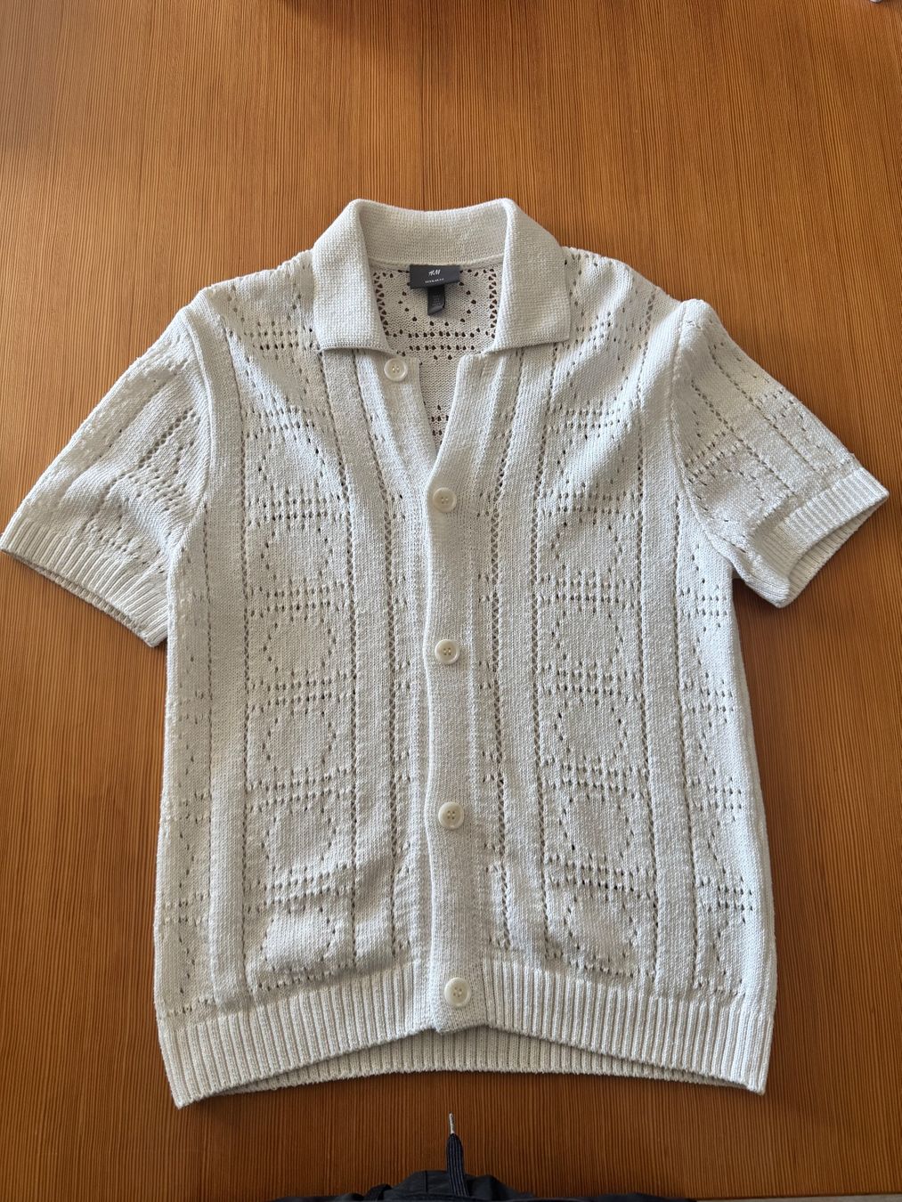 H&M Camicie: H&M Kurzarm Strickhemd weiss Herren – Usato da Löhningen venduto da santafe06