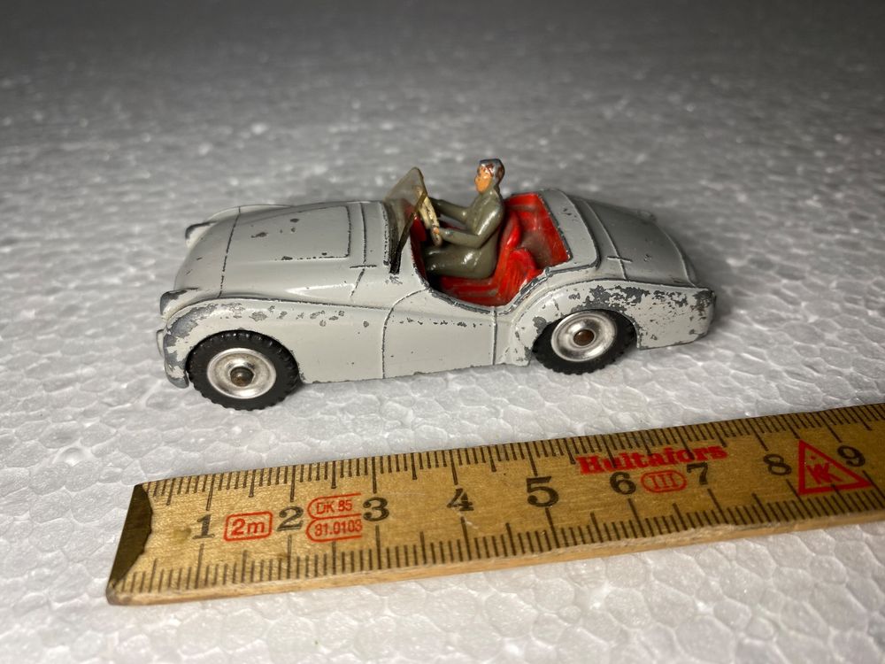 Voiture Miniature DINKY ATLAS TRIUMPH TR 2 Sport Rose Référence 111 - Occasion