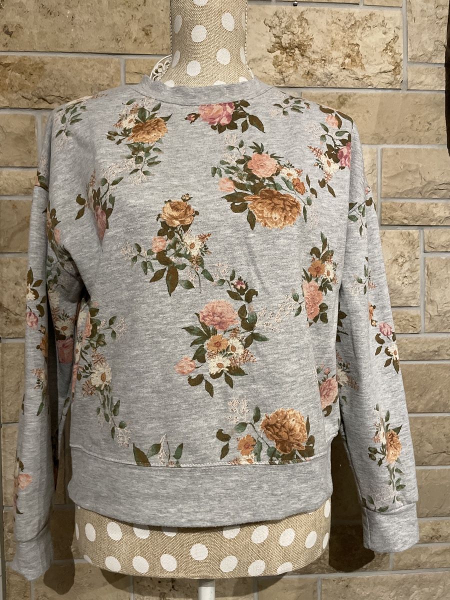 Pullover & Sweatshirts: Clockhouse Sweatshirt Gr.M, Grau, Blumenmuster, Herbstfarben – Gebraucht aus Henggart von Engelsi