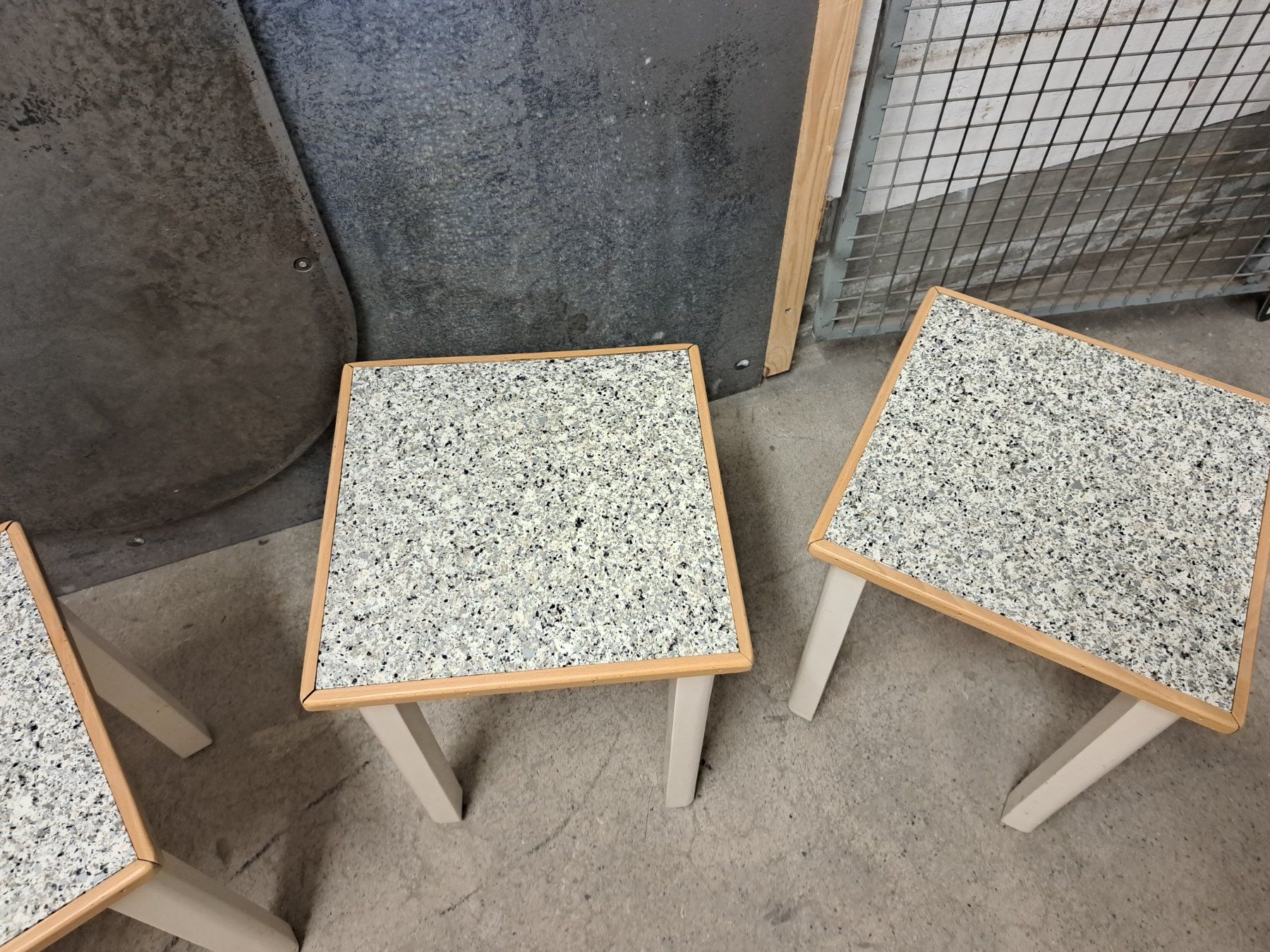 Sgabelli: 4 alte Holz Hocker Taburettli Schemel – Usato da Belp venduto da deal-now 2