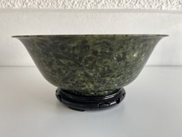 sehr grosse Schale aus Jade ähnlichem Stein
