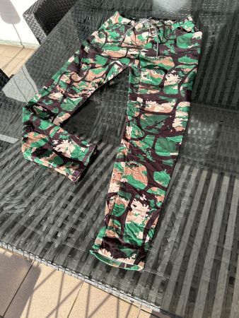 Camouflage-Hose Neu (M/L)