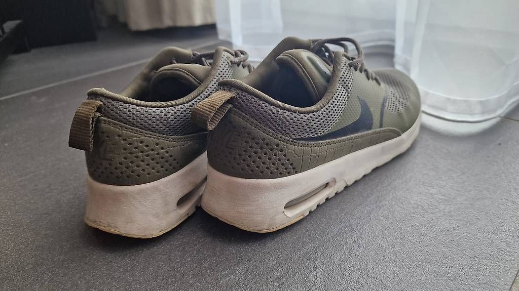 Nike Scarpe da donna: Damensneaker Nike Air Max Thea, Gr. 39 – Usato da Wängi venduto da bm8677 1