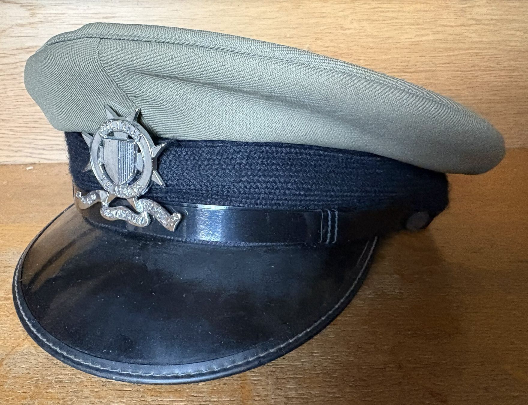 Uniformi: Polizei-Uniformmütze Malta – Usato da Volketswil venduto da zwitsch33