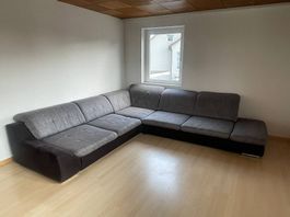 Modernes Ecksofa mit ausziehbarer Bettfunktion