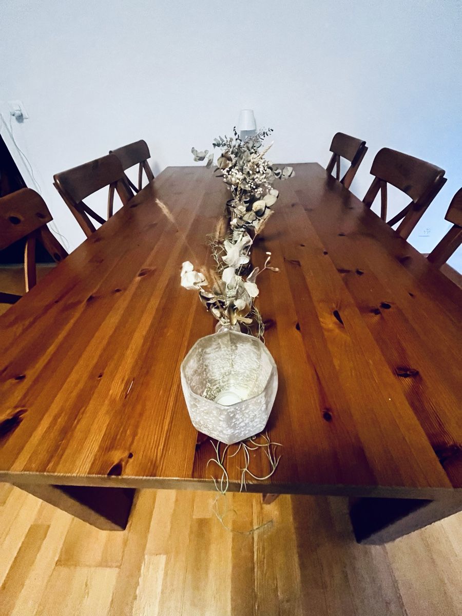 Ikea Set di tavolo e panche: Massiver Holztisch mit 6 Stühlen – Usato da Bern venduto da rahel.123 2