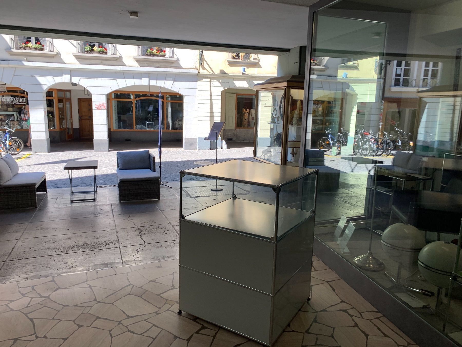 Vetrine: USM Laden Vitrine Lieferung Gratis – Usato da Thun venduto da Thuno6 3
