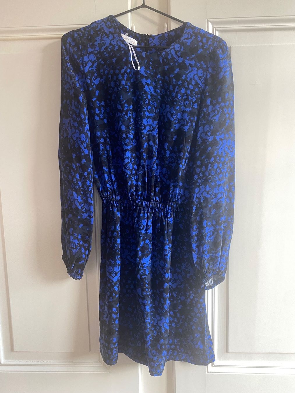 Kookai Robes: Belle robe  KOOKAI taille 34 en 100% cupro – D'occasion à Küssnacht am Rigi par CALIFRASQUI 2