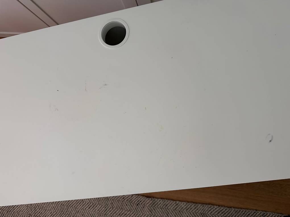 Scrivanie: Schreibtisch Micke Ikea – Usato da Adliswil venduto da inf_my6b 3