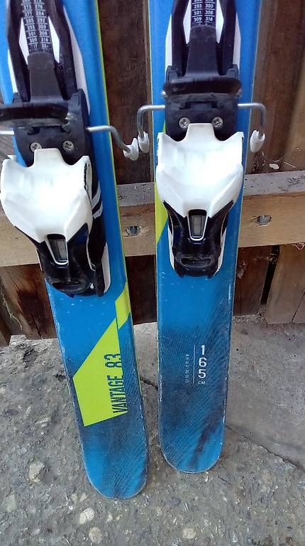 Skis: Skis Atomic, Rossignol, Head....Chaussures, casques.... – Gebraucht aus Leysin von Liquidation-404 2