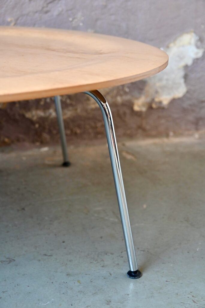 Tische: Table basse CTM Ray & Charles Eames pour le salon design – Gebraucht aus COLMAR von Sophiebellelurette 1