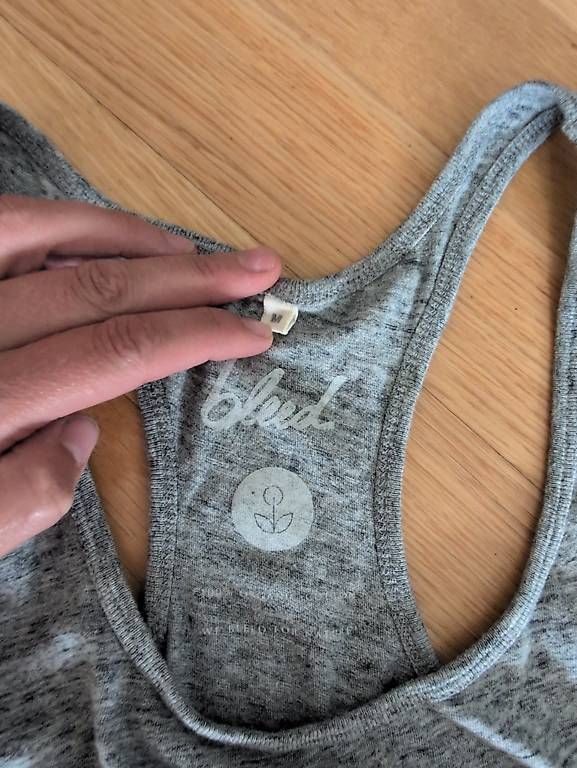 T-Shirts: 2 TShirts Gr M – Gebraucht aus Zürich von Dory12 1