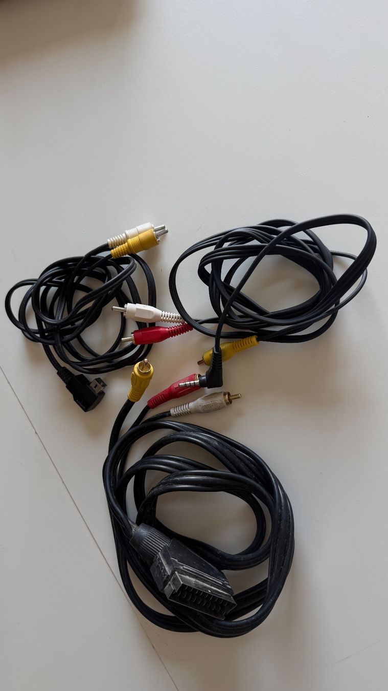 Hitachi Videocamere: Hitachi VM-E54E 8mm Camcorder – Usato da Versoix venduto da Russo35 7