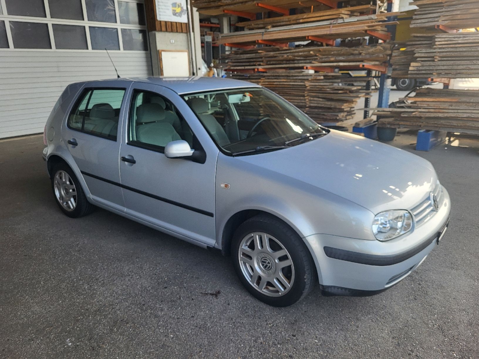 VW Automobili: VW Golf frisch ab MFK – Usato da Mörschwil venduto da sta_t2vk 1