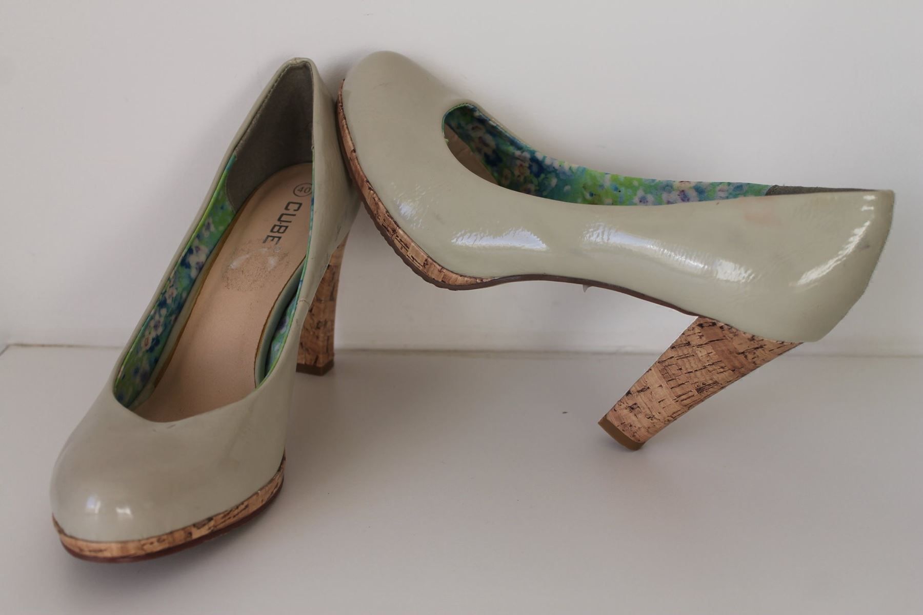 Cube Damenschuhe: Chaussures beige vernis compensées CUBE – Neu und originalverpackt aus Agiez von chouchanelle 5