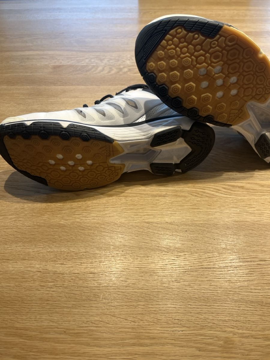 Adidas Scarpe da uomo: Adidas Volleyball Schuhe 41,5 – Usato da Tägerwilen venduto da Buesifrank 3