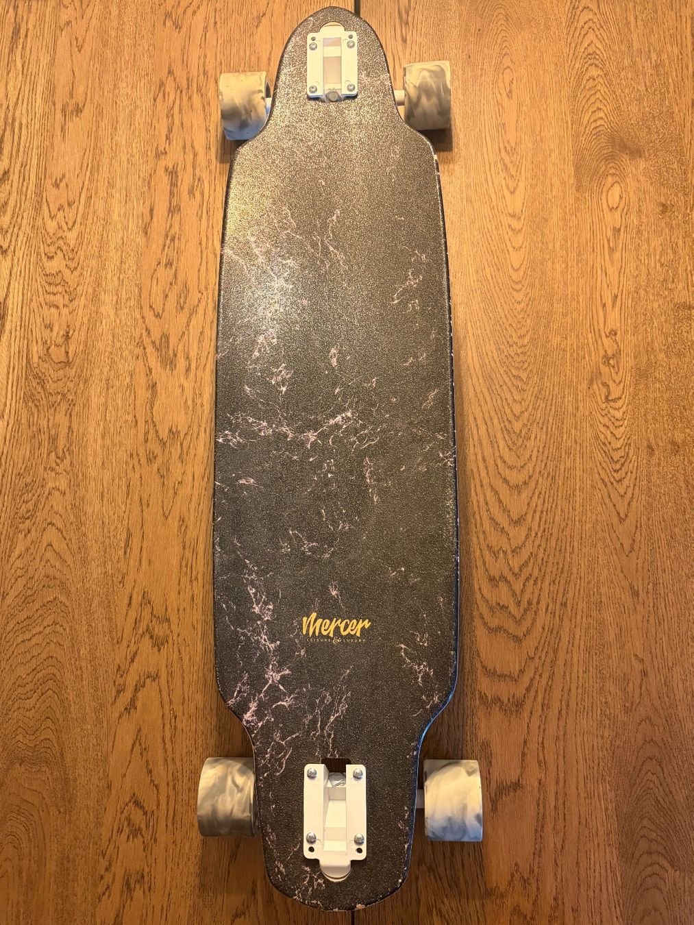 Skateboards: Longboard mit Marmoroptik – D'occasion à Turgi par Savutro 1