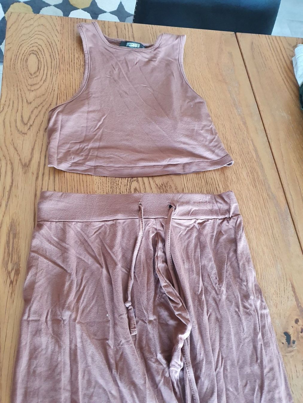 Lotti di vestiti: lots de pantalon de grossesse – Usato da Cheseaux sur Lausanne venduto da pan_skd5 9