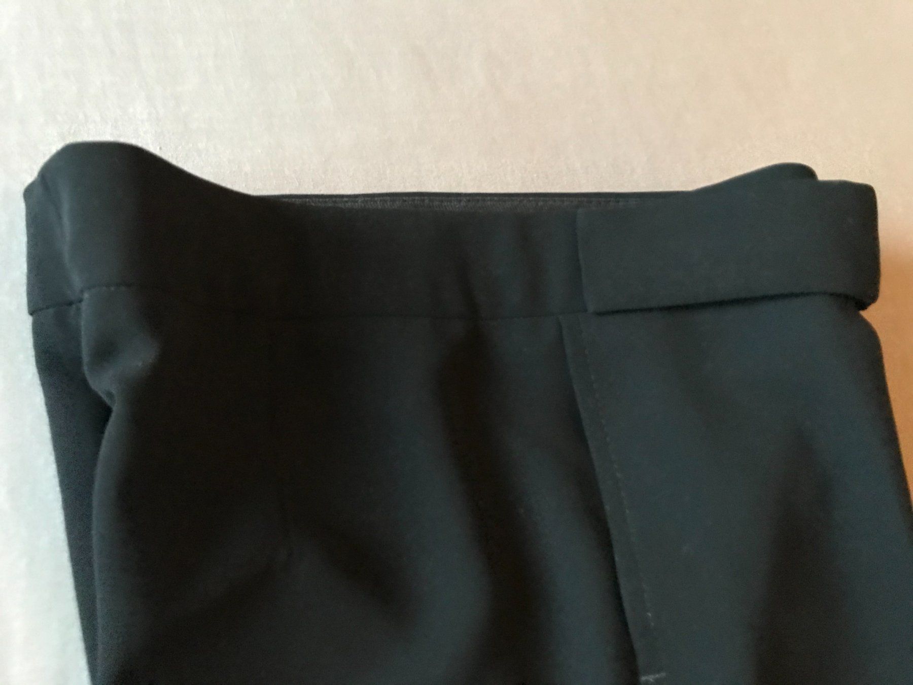 Zara Pantaloni: Zara black formal trousers 34 – Usato da Embrach venduto da lau_2gtp 1