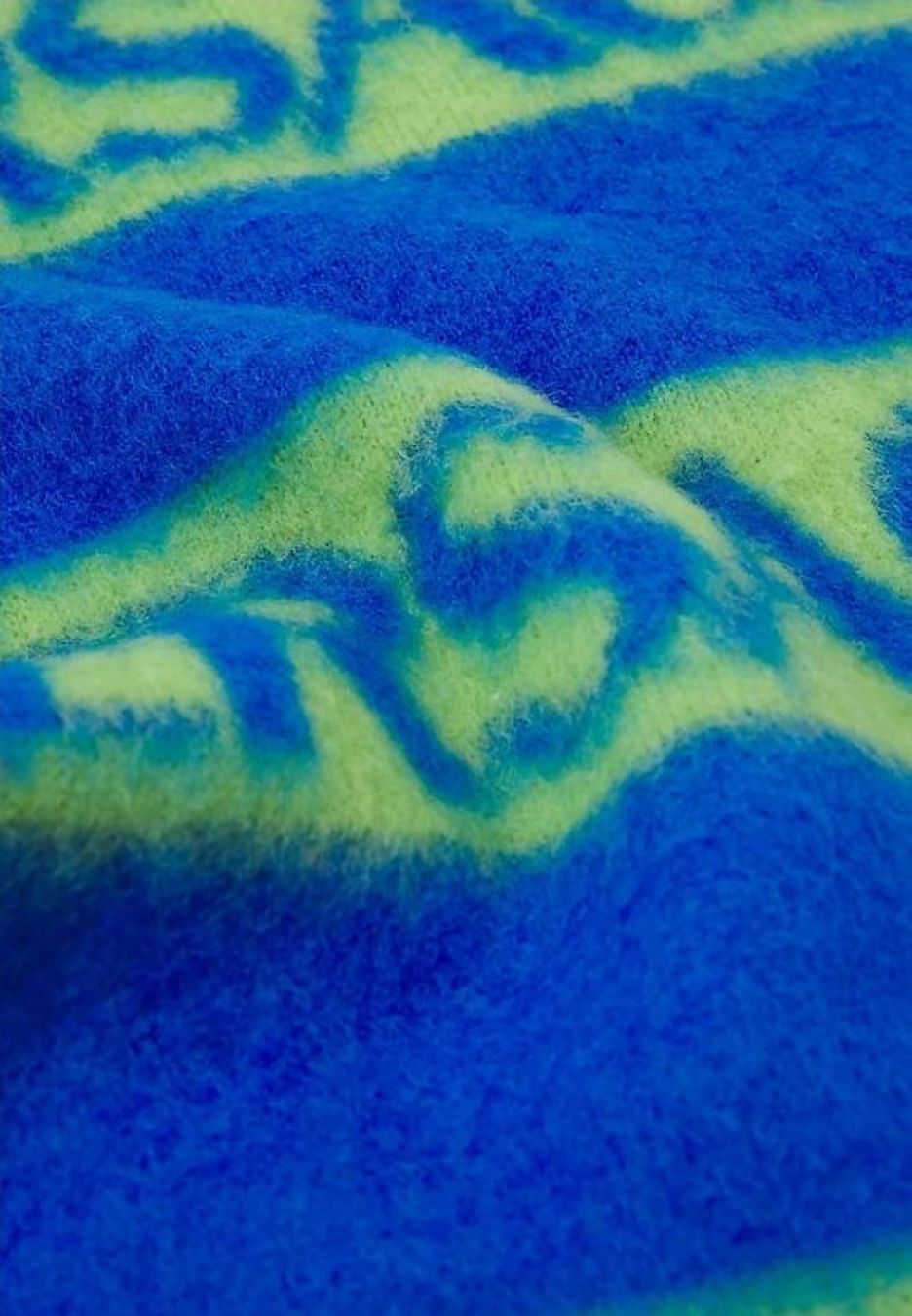 Versace Foulard & Sciarpe: VERSACE Schal Neu 100%Wolle – Nuovo e nell'imballaggio originale da Amriswil venduto da newschweiz 1