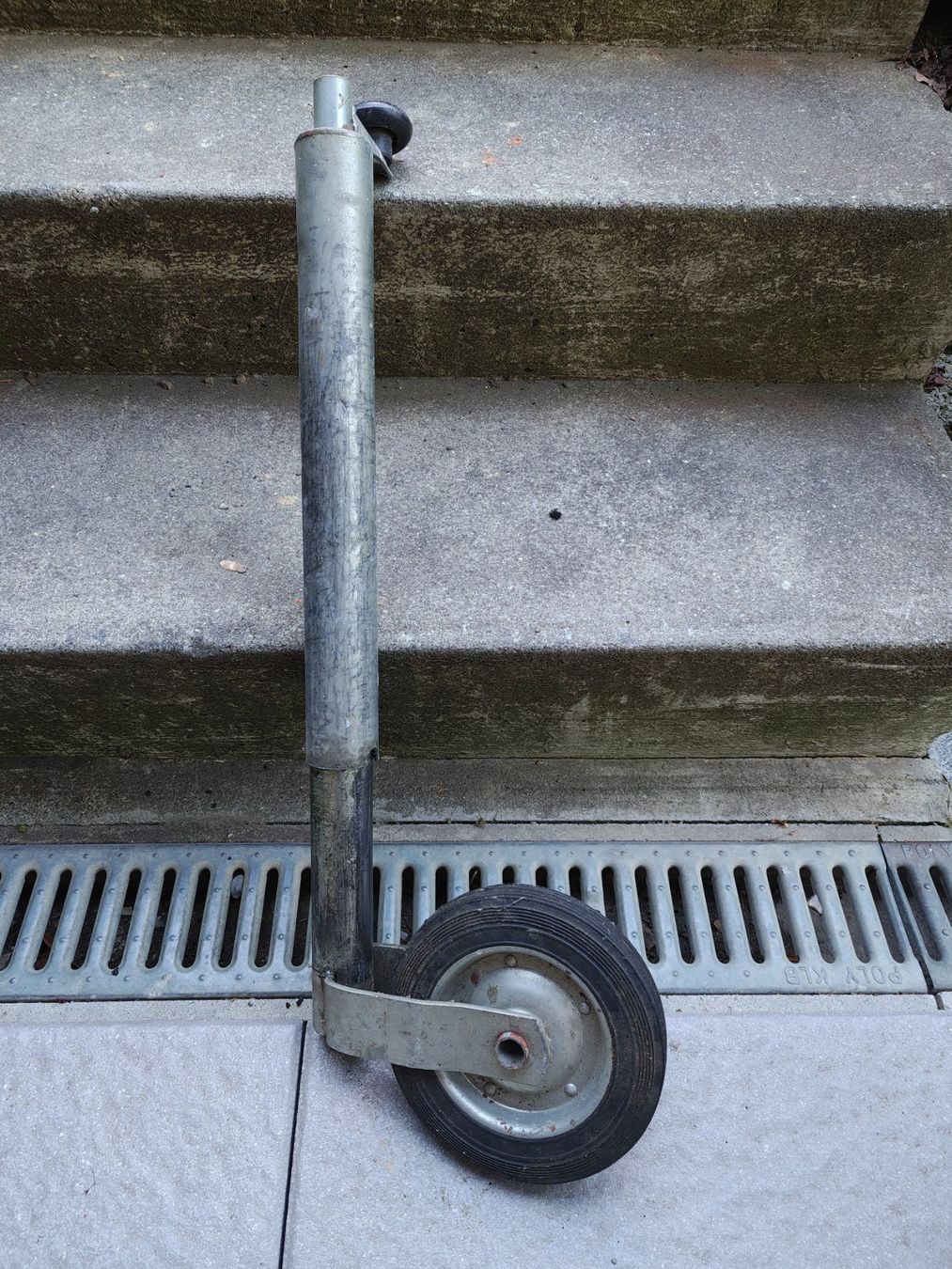 Rimorchi: Stützrad Anhänger – Usato da Flurlingen venduto da dob_959p