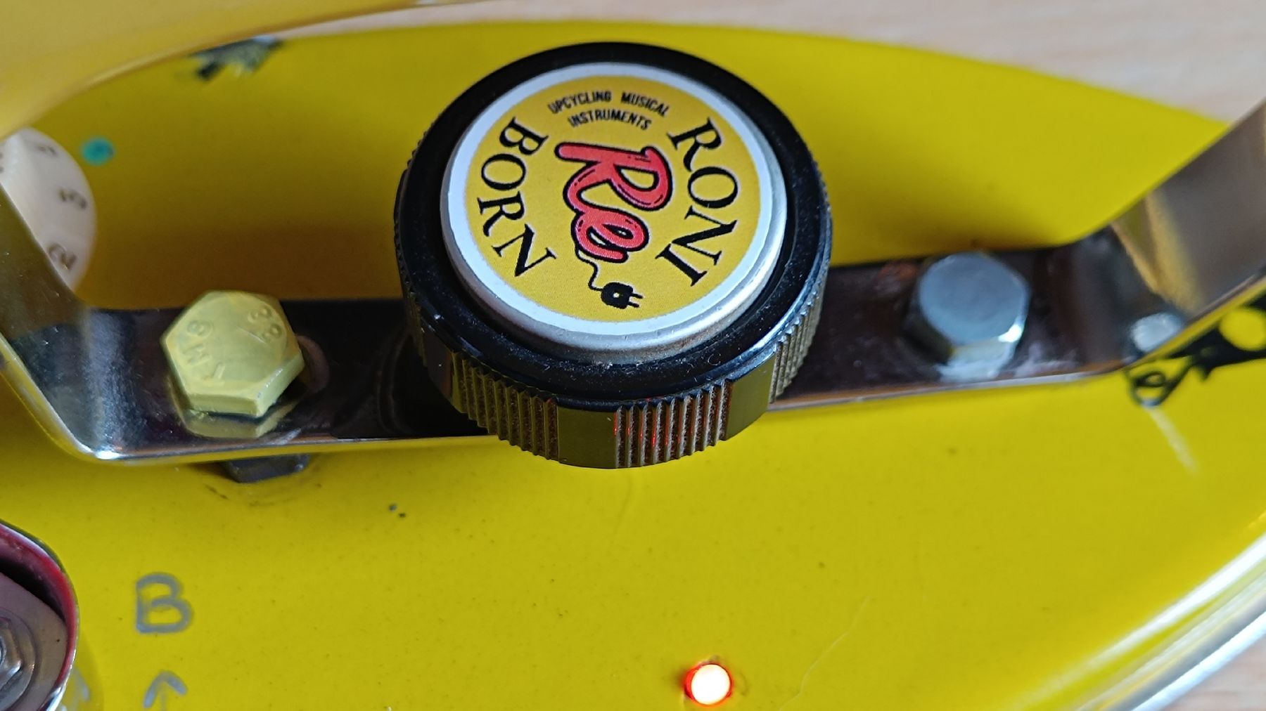 Strumenti musicali: FERRO FUZZO , Handmade Silicon Fuzz Face Pedal – Nuovo e nell'imballaggio originale da Birsfelden venduto da RONI-REBORN 6
