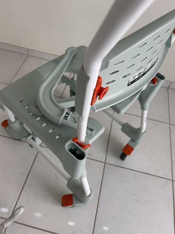 Chaises roulantes: Dusch-und Toilettenstuhl – D'occasion à Schwerzenbach par nic_zt5r 1
