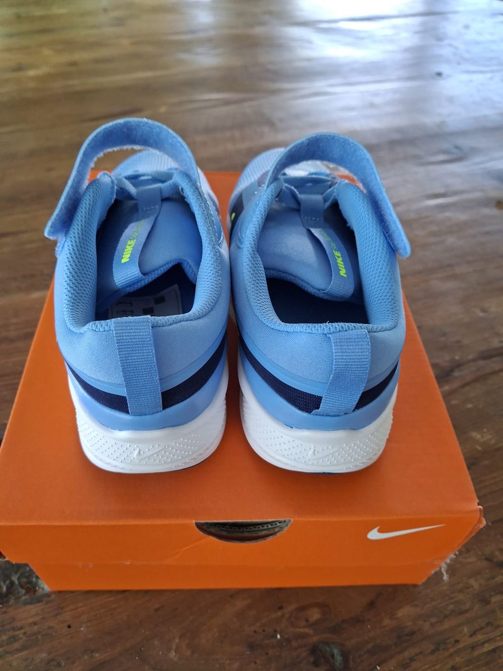 Nike Schuhe für Jungen: Nike Kinder Turnschuhe  Grösse 35  – Gebraucht aus Herzogenbuchsee von dade0_4 2