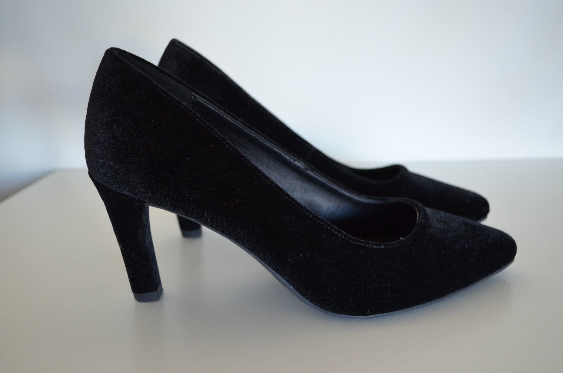 Graceland Scarpe da donna: Pumps Samt schwarz – Usato da Locarno venduto da DarjaRonco