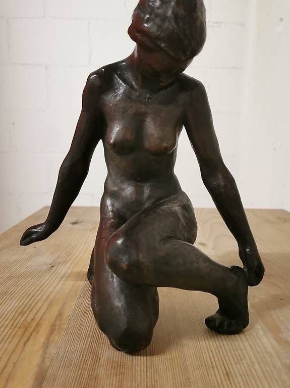 Sculture & Statue: Bronzfiguren. Kniender weiblicher. Akt – Usato da Dübendorf venduto da Babyl2945