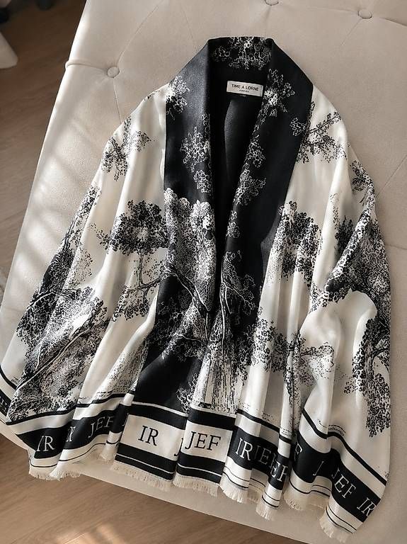 Foulard & Sciarpe: Sciarpa / Stola elegante bianco e nero 185×65 cm – Nuovo e nell'imballaggio originale da Lugano venduto da solowolford 1