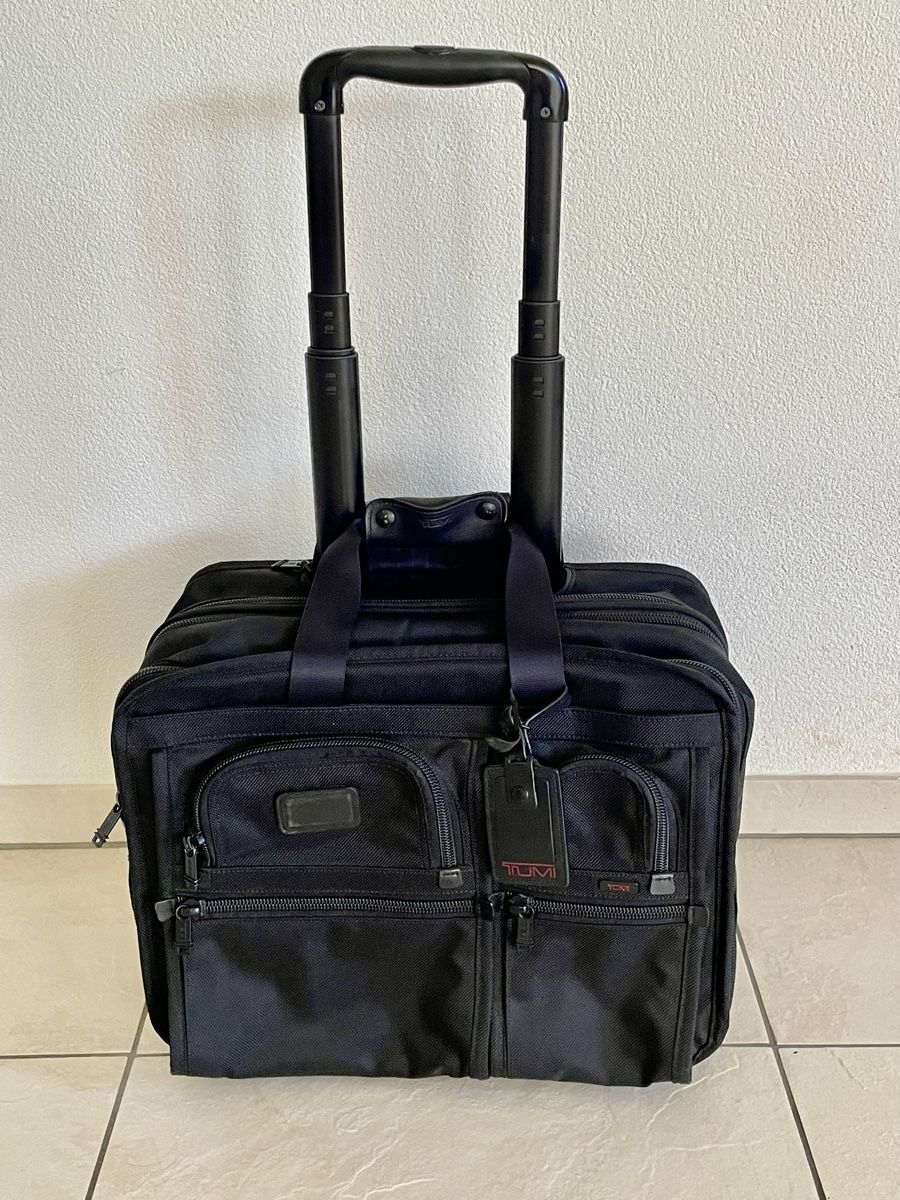 Tumi Valigie & Borse: TUMI Aktentasche / Handgepäck auf Rollen – Usato da Richterswil venduto da Prangins9 2